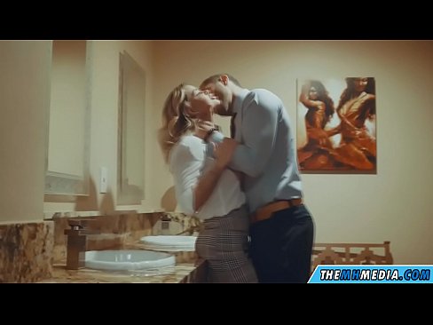 ❤️ کله چې یو ښکلی سپین رنګ تاسو په عامه تشناب کې جذبوي ❤️❌  په ps.nastypornpics-com.ru